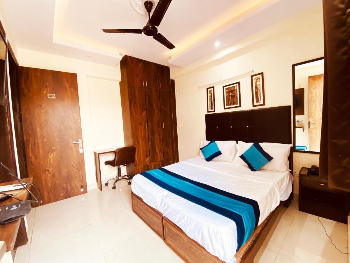 Hotel Admire Inn "Atta Market, Noida Sector 18" Dış mekan fotoğraf