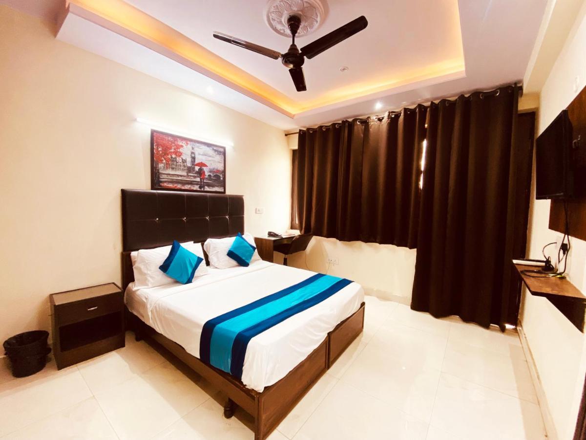 Hotel Admire Inn "Atta Market, Noida Sector 18" Dış mekan fotoğraf